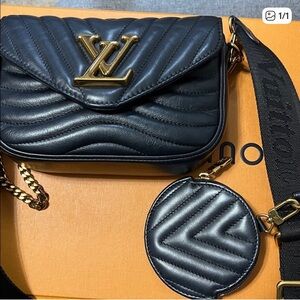 3324 LV pochete Bag Details Givne During Live Show